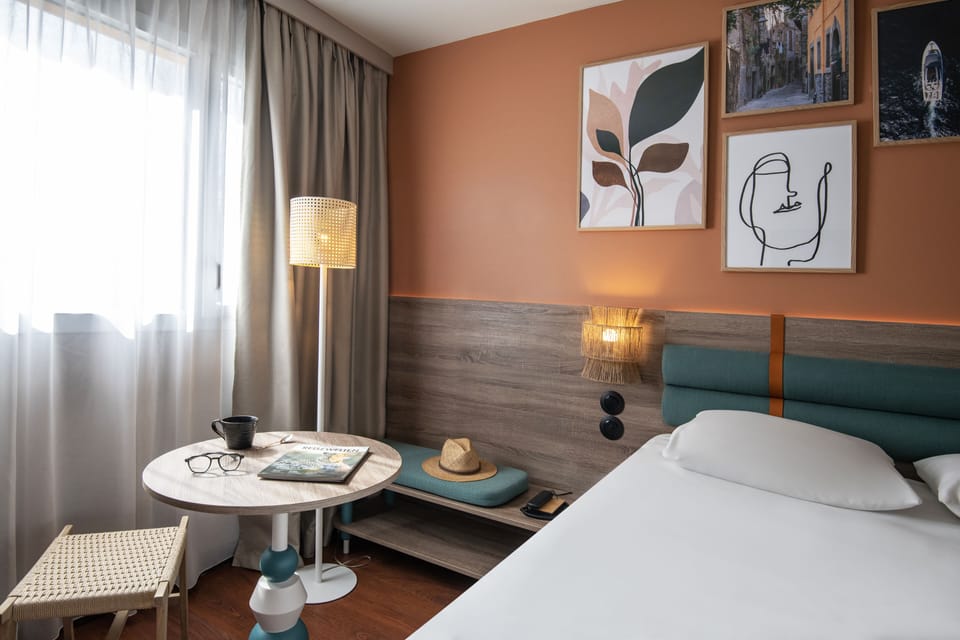 Room, 1 Double Bed | Premium bedding, desk, blackout drapes, soundproofing