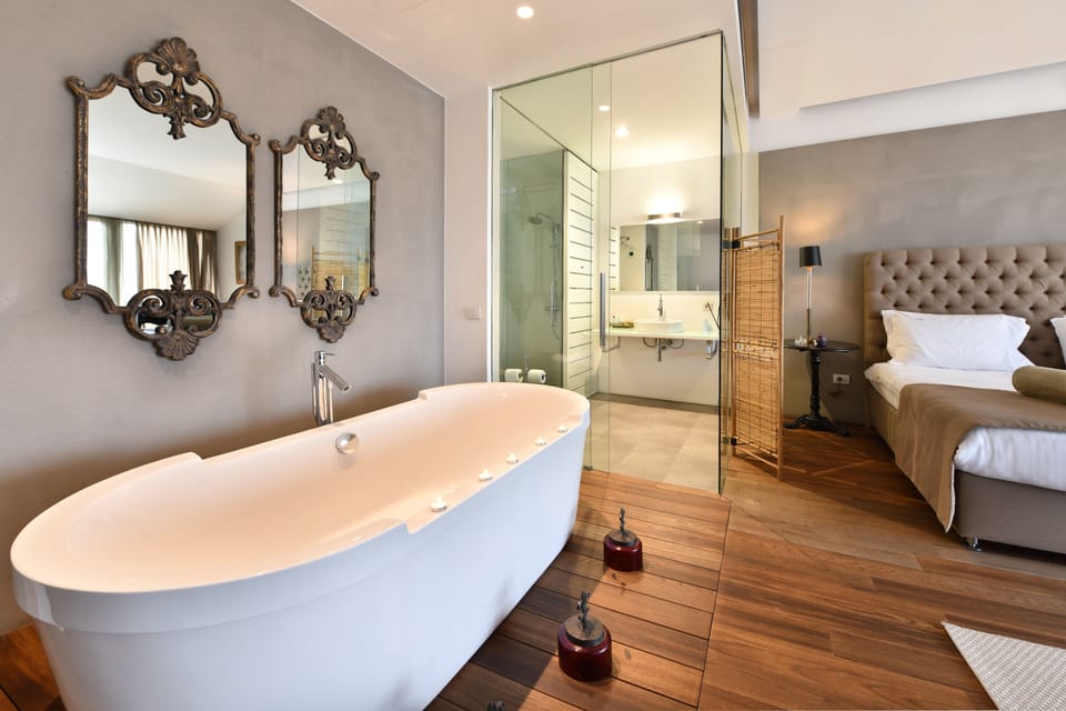 Luxury Penthouse, Non Smoking, Sea View | Premium bedding, minibar, in-room safe, individually decorated