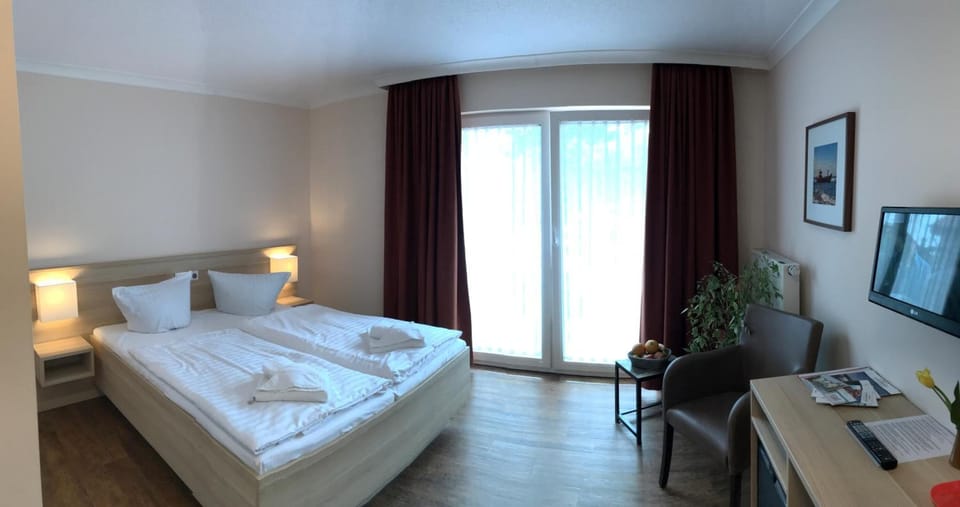 Minibar, in-room safe, desk, blackout drapes