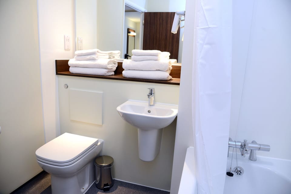 Family Room | Bathroom | Hair dryer, towels