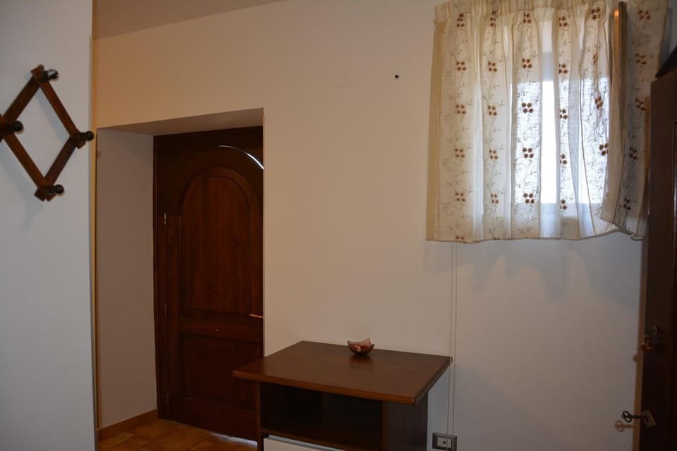 Desk, free cribs/infant beds, rollaway beds, free WiFi