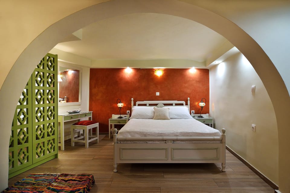 Junior Suite, 1 Double Bed (Five) | Hypo-allergenic bedding, in-room safe, individually decorated, desk