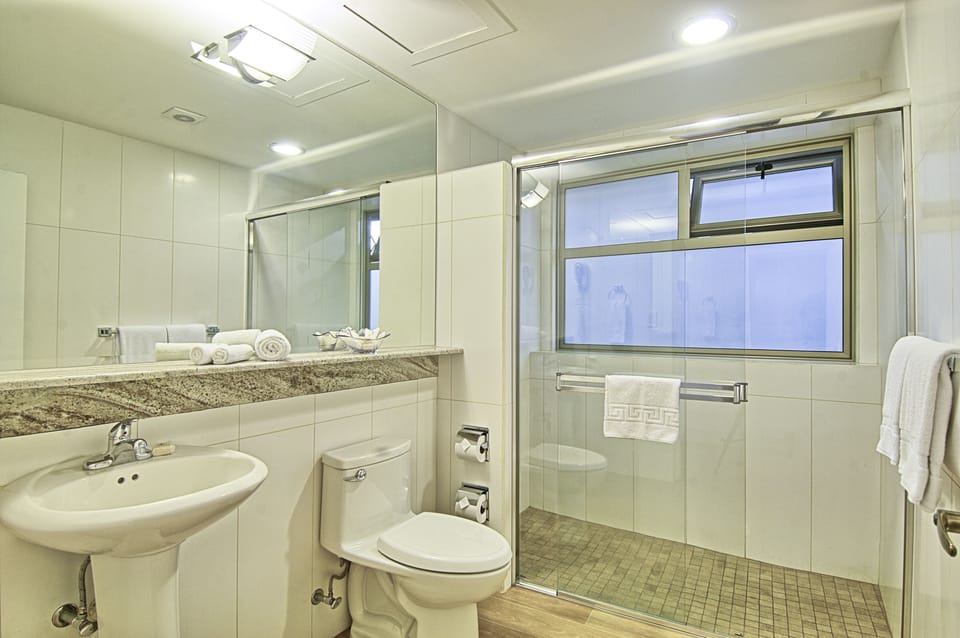 Balmoral Suites Hotel in San Jose