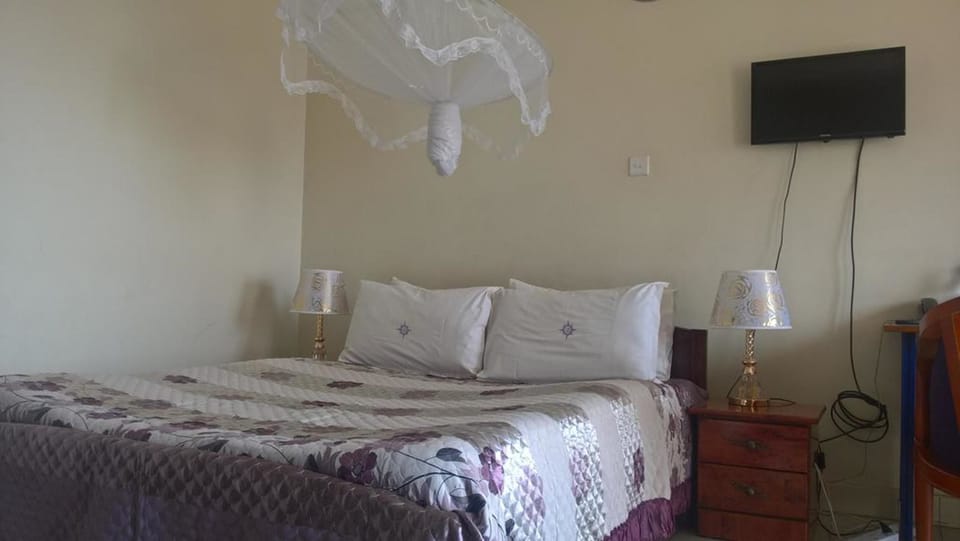 Double Room | Desk, free WiFi, bed sheets, wheelchair access