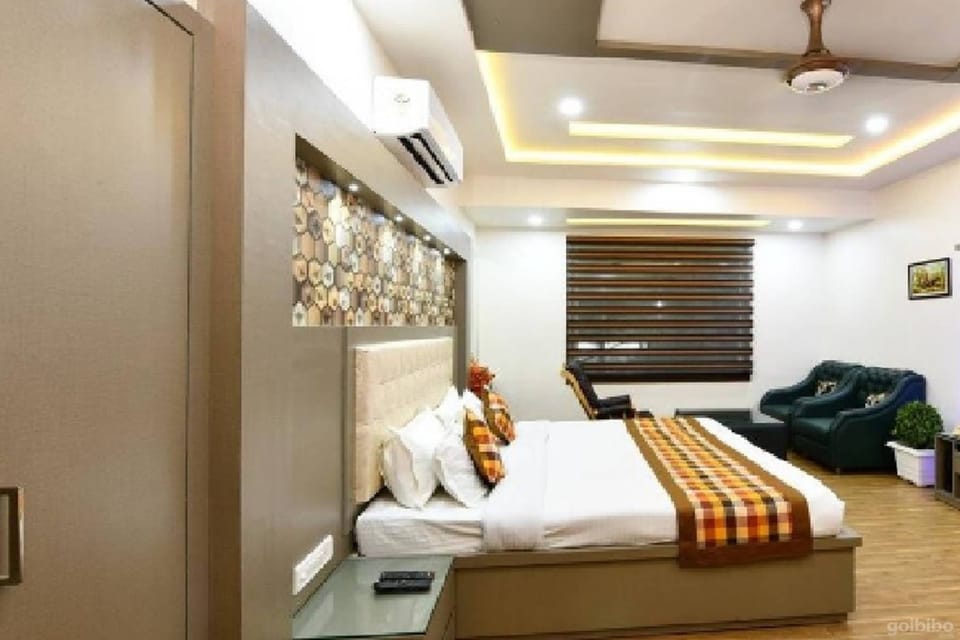 Deluxe Room, 1 Bedroom | Soundproofing, bed sheets