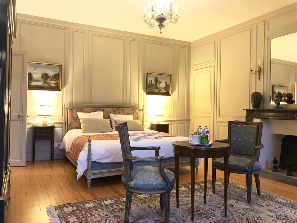 Deluxe Double Room, 1 King Bed, Private Bathroom, Park View | Individually decorated, individually furnished, blackout drapes