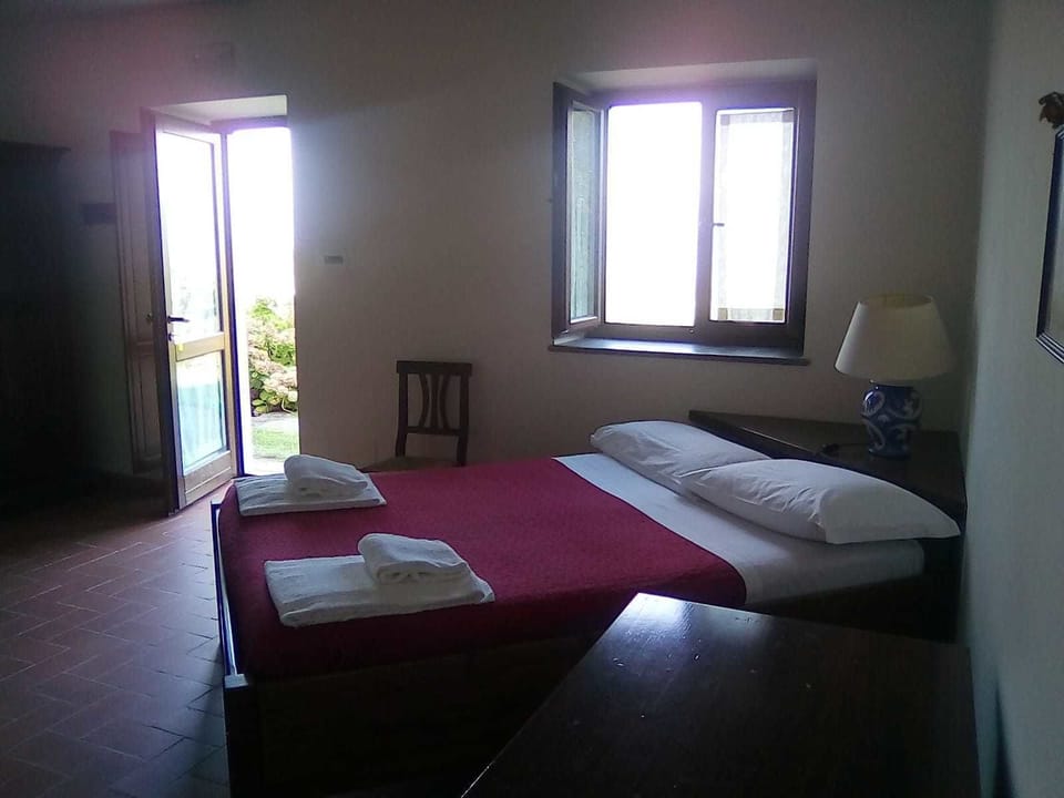 Double Room, Accessible | Desk, cribs/infant beds, rollaway beds, bed sheets