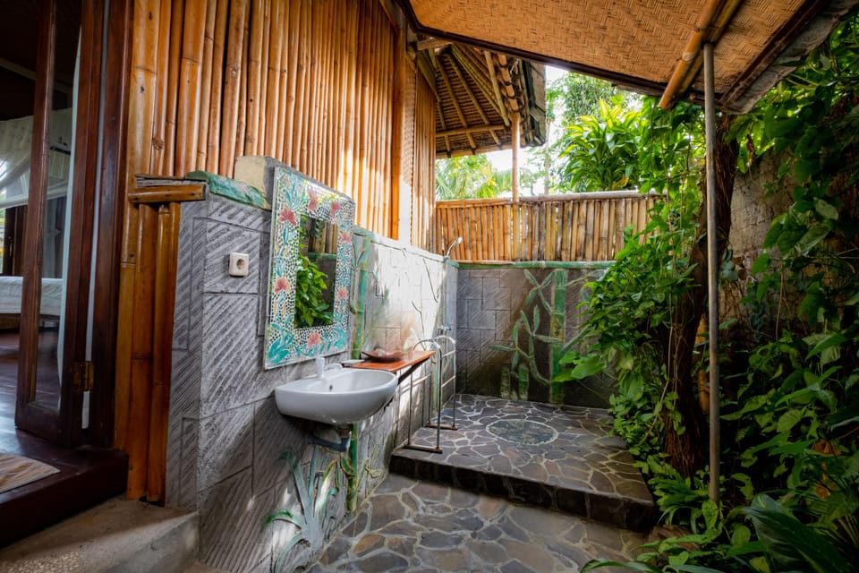 Villa Bambu Kura-Kura | Bathroom | Shower, free toiletries, towels