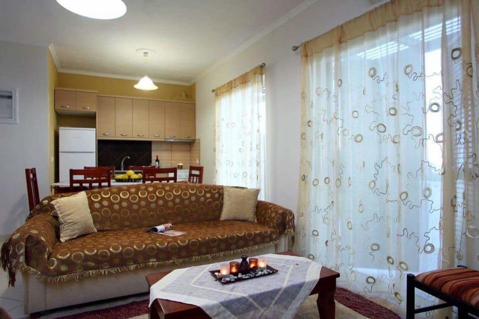 Apartment, 2 Bedrooms | Living room | Flat-screen TV