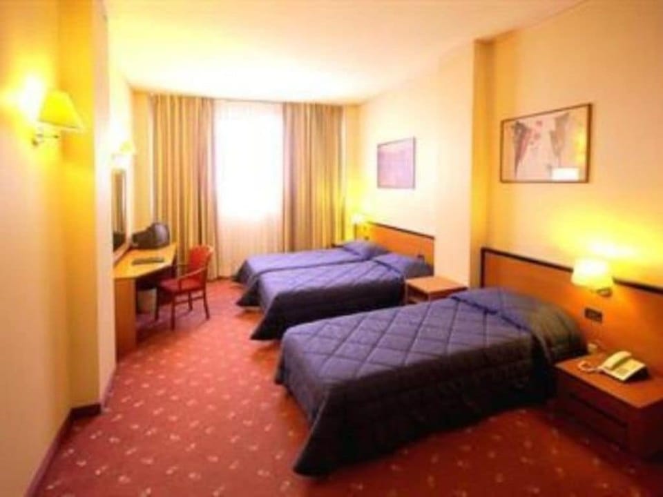 Minibar, in-room safe, desk, soundproofing