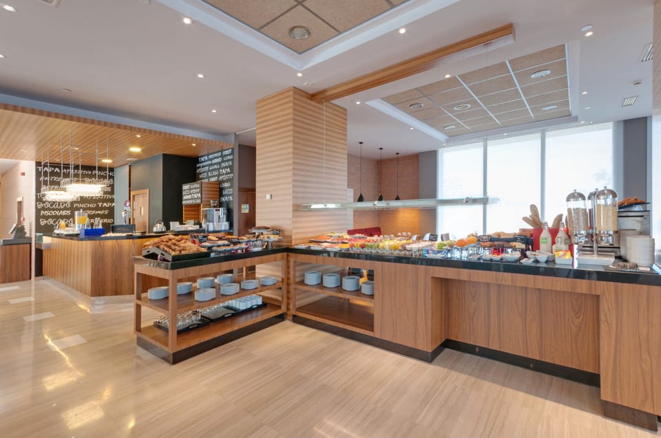Buffet breakfast for a fee on weekdays