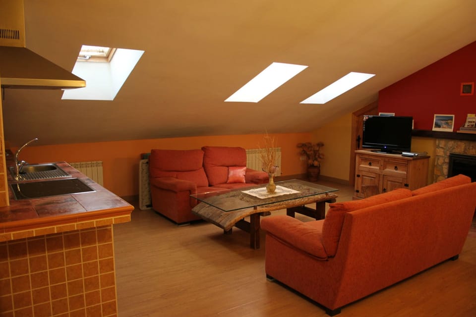 Apartment, 2 Bedrooms | Iron/ironing board, free cribs/infant beds, free WiFi, bed sheets