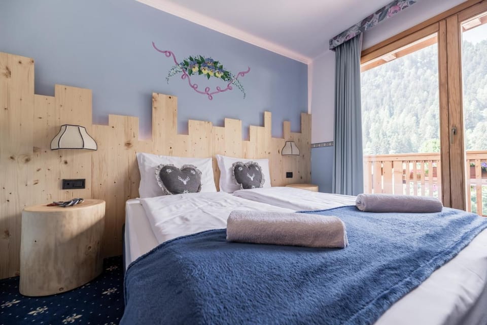 In-room safe, free WiFi, bed sheets