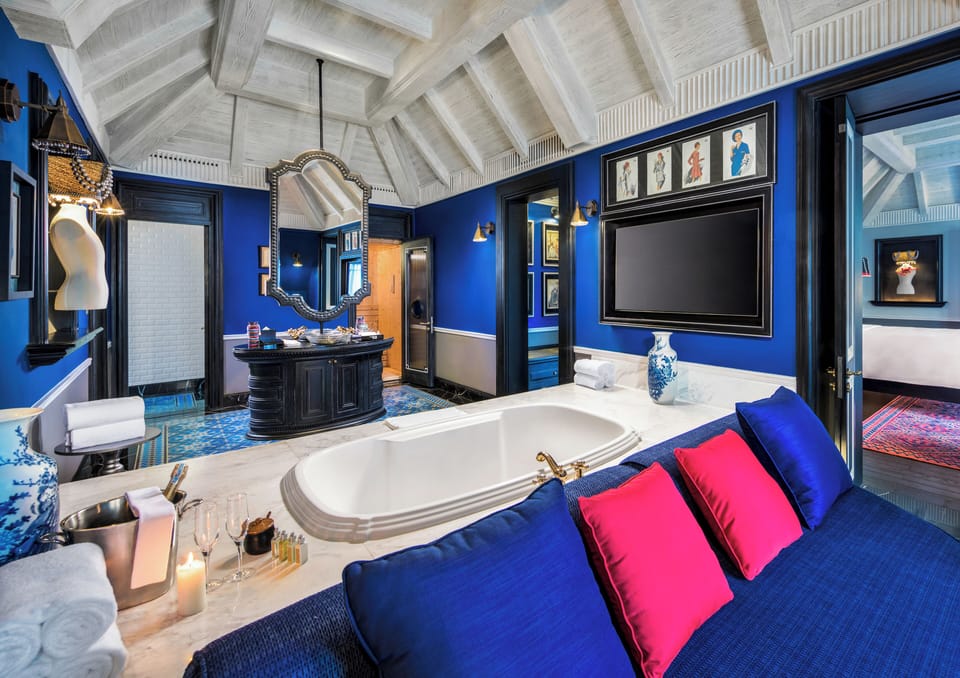 Presidential Suite, 1 King Bed | Bathroom | Eco-friendly toiletries, hair dryer, bathrobes, slippers