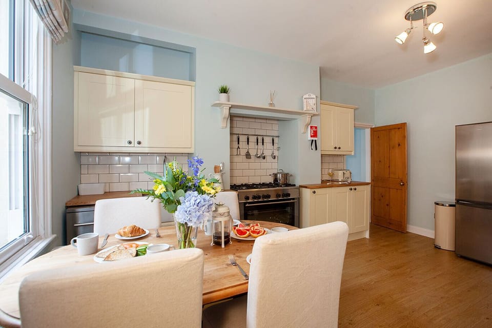 Cottage, Private Bathroom | Shared kitchen