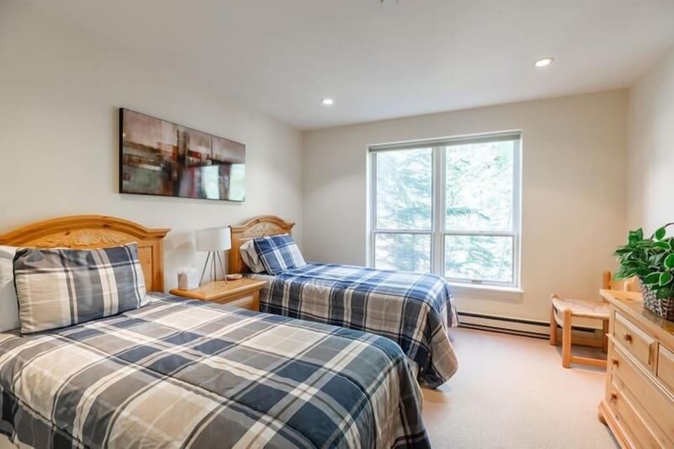 Condo, 3 Bedrooms | 3 bedrooms, WiFi (free)