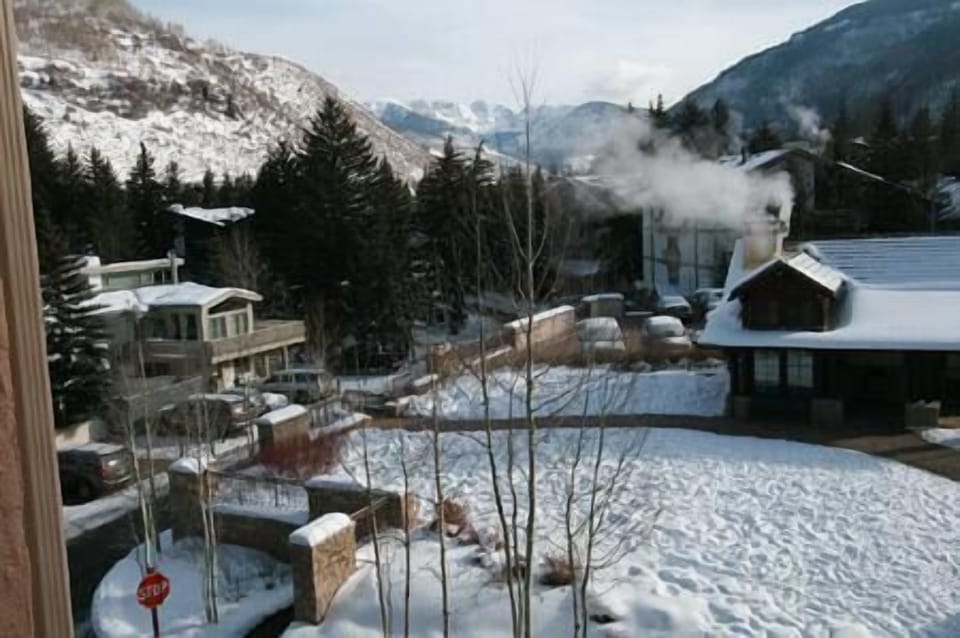 Condo, 2 Bedrooms | View from property