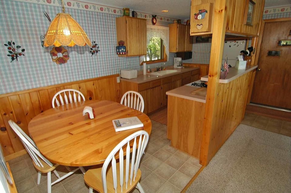 House, 3 Bedrooms | Private kitchen | Coffee/tea maker, fridge, oven, toaster