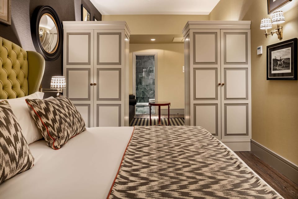 Minibar, in-room safe, free WiFi, bed sheets