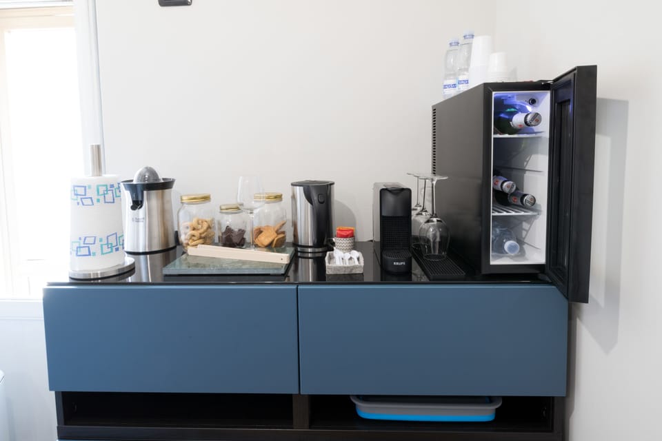 Free daily self-serve breakfast