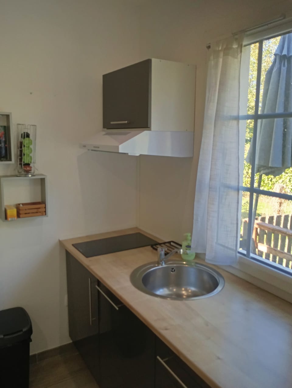 Comfort Studio | Individually decorated, individually furnished, laptop workspace