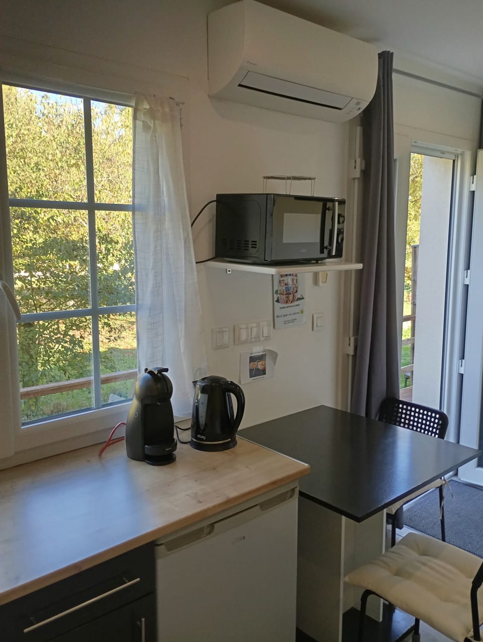 Comfort Studio | Individually decorated, individually furnished, laptop workspace
