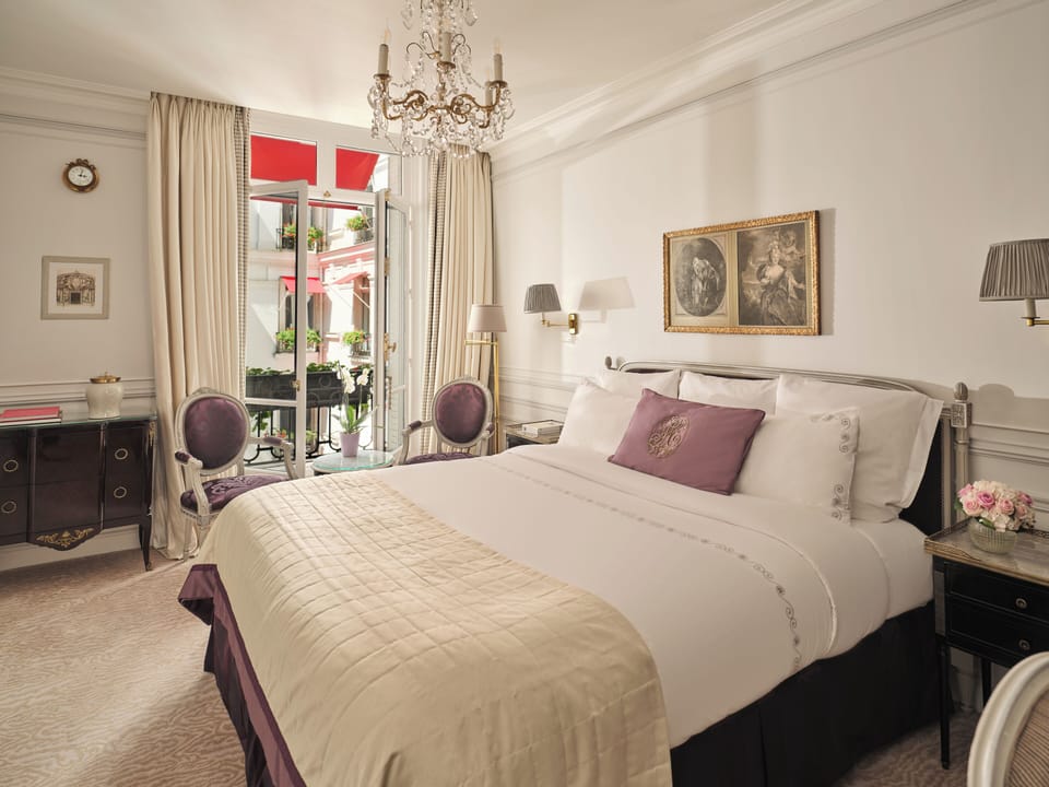 Chambre Simple Classique | Premium bedding, pillowtop beds, minibar, in-room safe