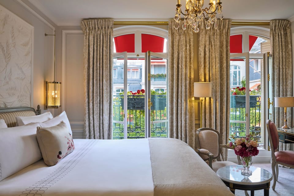 Deluxe Room | Premium bedding, pillowtop beds, minibar, in-room safe