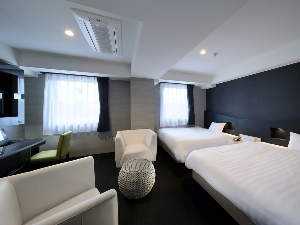 Superior Twin Room | In-room safe, blackout drapes, soundproofing, iron/ironing board