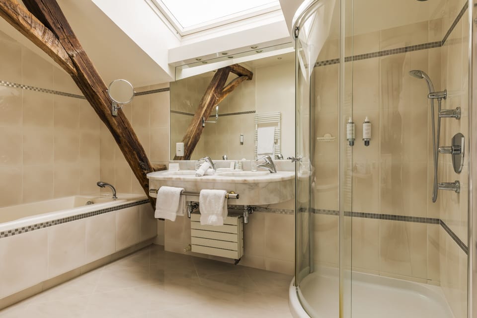 Suite (Suite Demeure) | Bathroom | Combined shower/tub, jetted tub, free toiletries, hair dryer