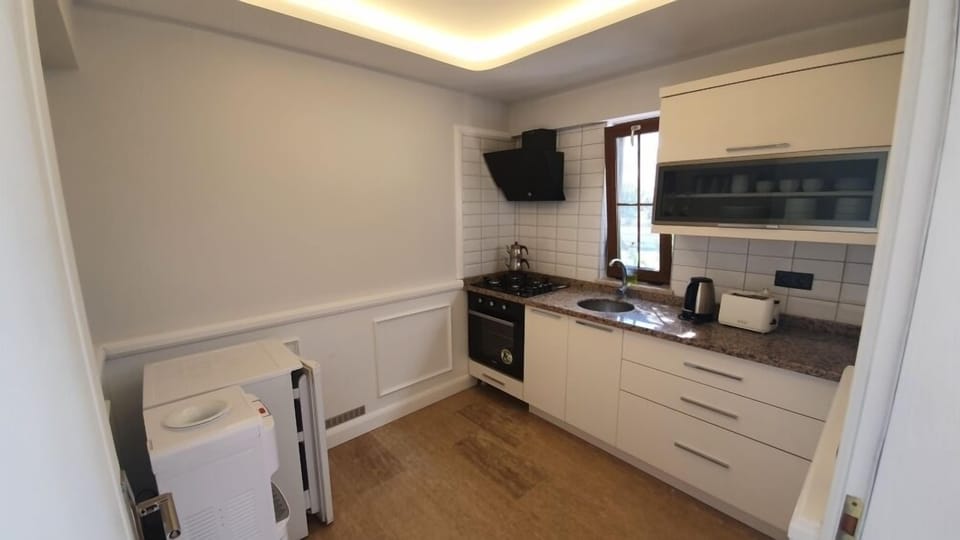 Family Duplex, 2 Bedrooms | Private kitchen | Full-size fridge, microwave, oven, stovetop