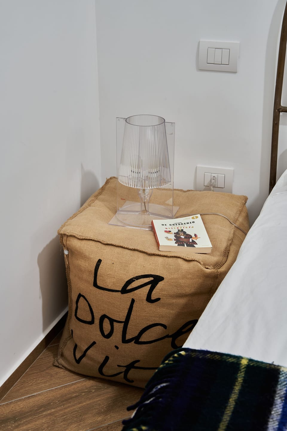 Double Room, Non Smoking | In-room safe, desk, blackout drapes, iron/ironing board