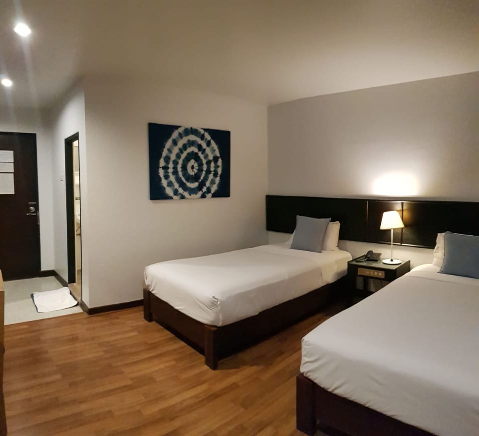 Standard Twin Room | Minibar, blackout drapes, rollaway beds, free WiFi