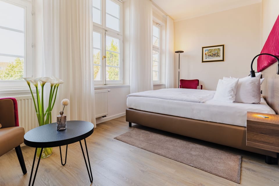 Double Room | Hypo-allergenic bedding, minibar, desk, blackout drapes