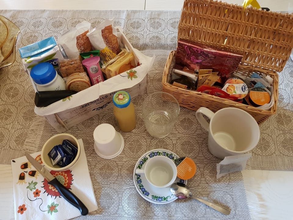Free self-serve breakfast