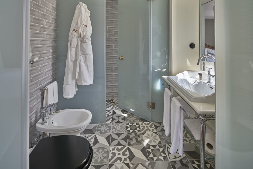 Shower, free toiletries, hair dryer, bathrobes