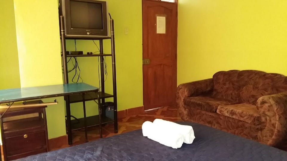 Double Room, 1 Double Bed | Down comforters, individually decorated, desk, iron/ironing board