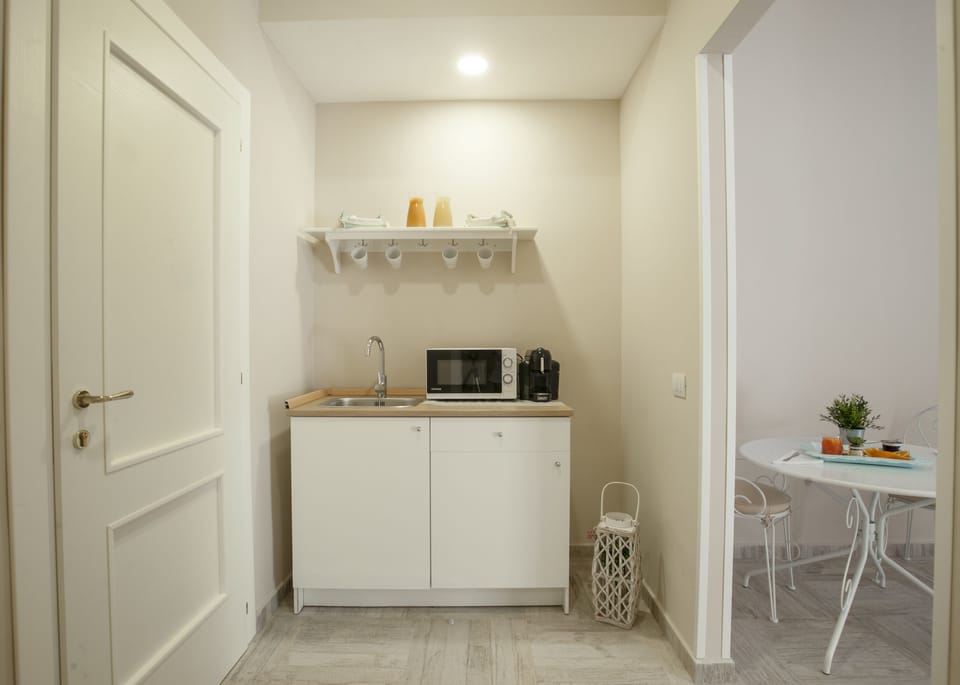 Deluxe Double Room | Property amenity