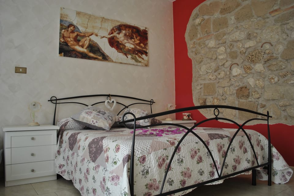 Apartment, 1 Bedroom | Free cribs/infant beds, free WiFi, bed sheets