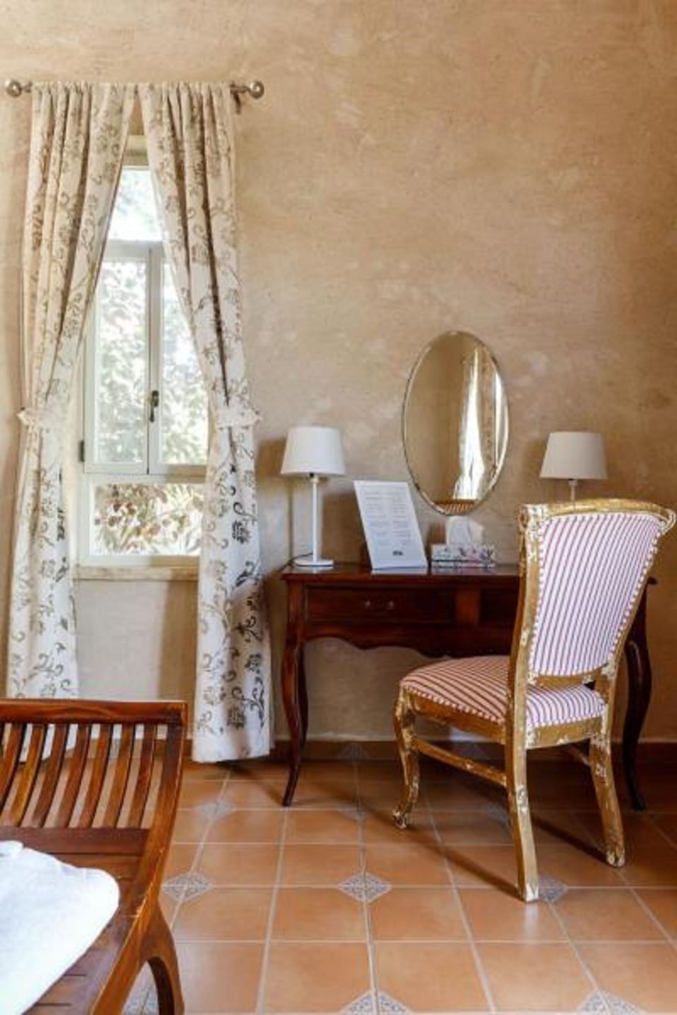 Suite, 1 Queen Bed, Non Smoking | Living area | Flat-screen TV