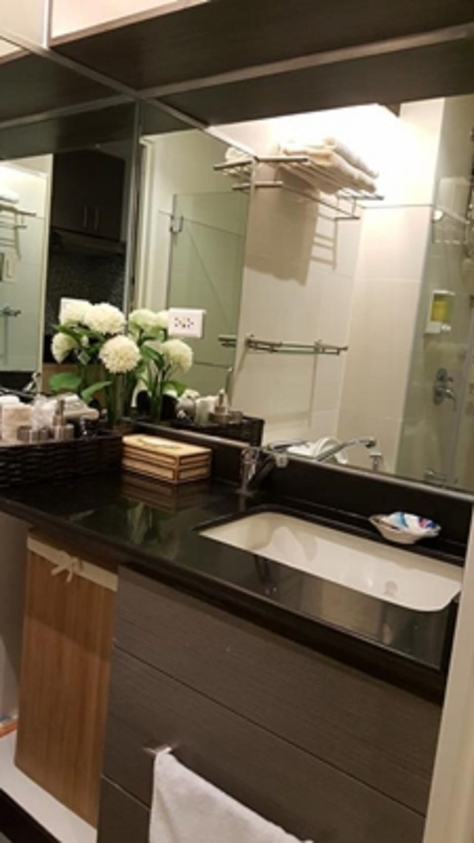 Executive Studio | Bathroom sink