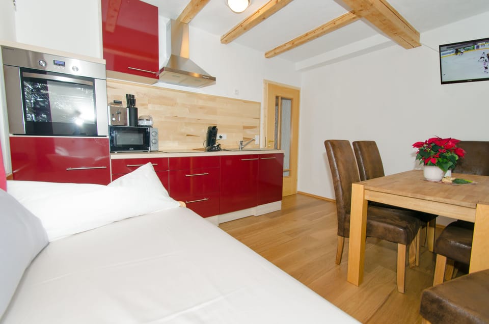 Comfort Apartment, 2 Bedrooms, Garden Area (incl. 188€ Cleaning Fee) | Private kitchen
