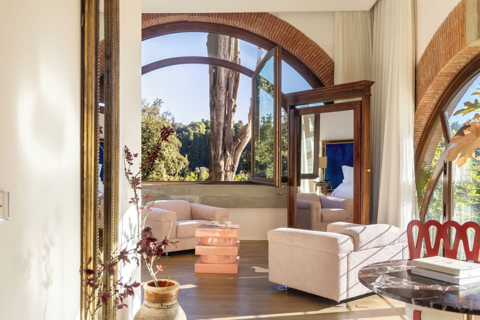 Deluxe Room | Premium bedding, minibar, in-room safe, individually decorated