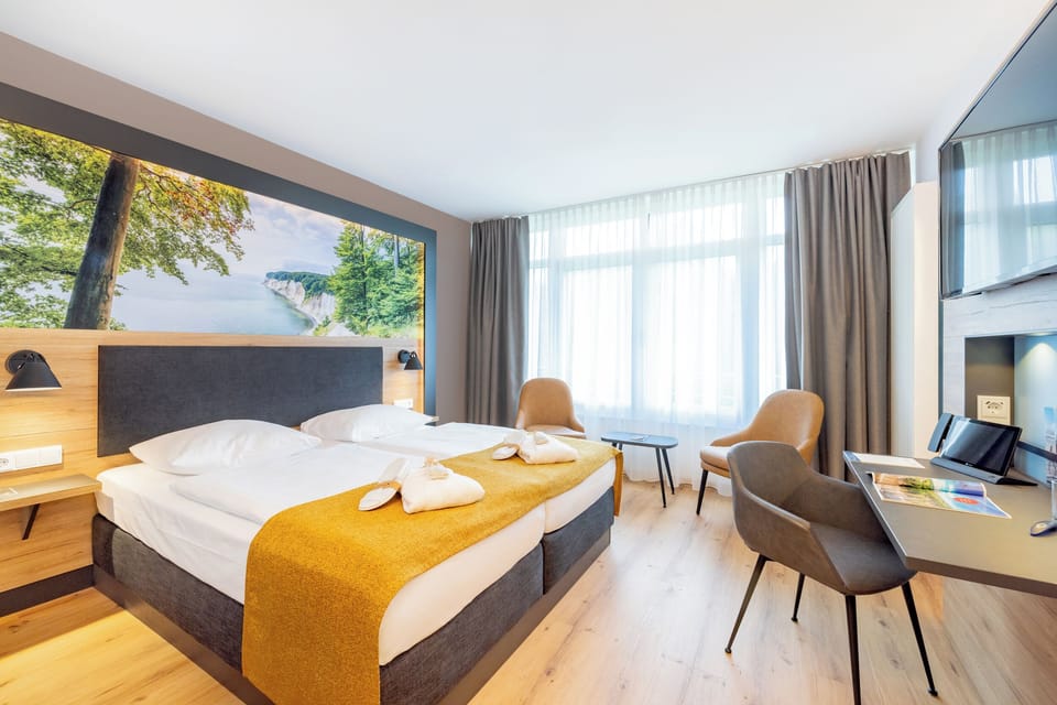 Double Room Premium Comfort | Hypo-allergenic bedding available, in-room safe, desk, laptop workspace