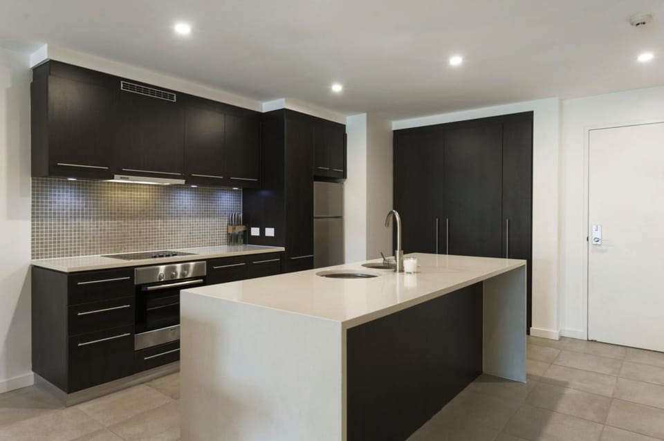 Fridge, microwave, coffee/tea maker, electric kettle