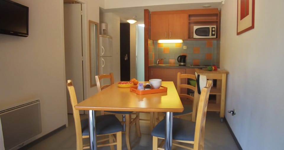 Cottage, 2 Bedrooms (4 pers) | In-room dining