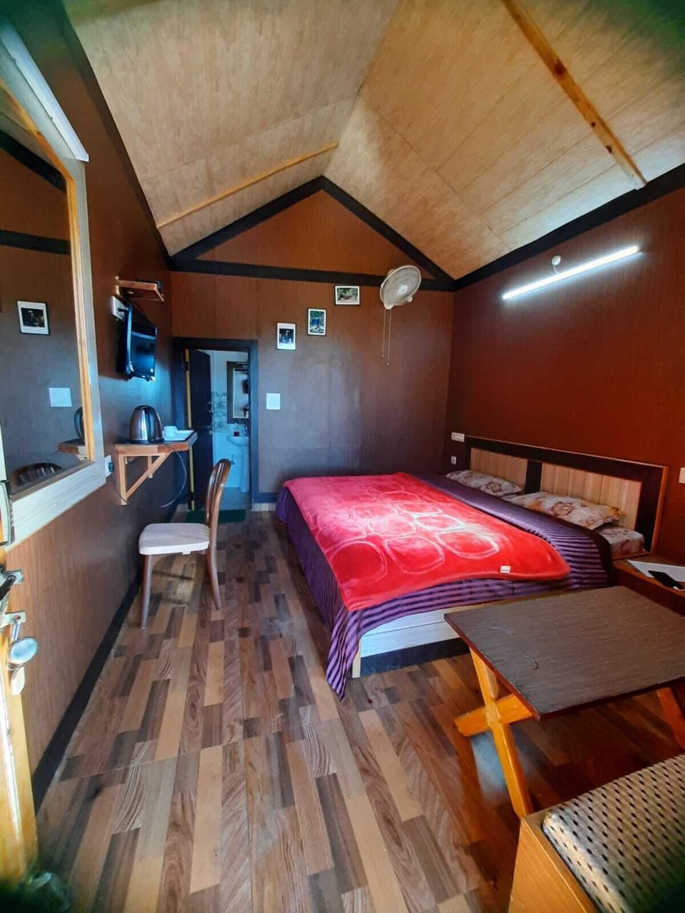 Super Deluxe Wooden Cottage | WiFi (free)