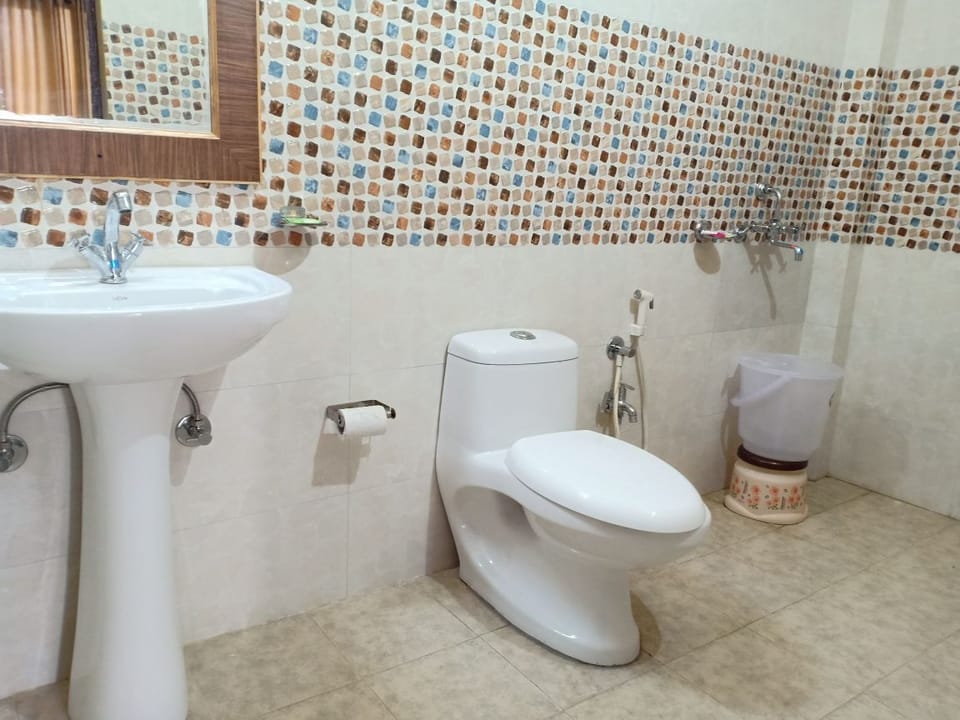 Super Deluxe Wooden Cottage | Bathroom | Shower