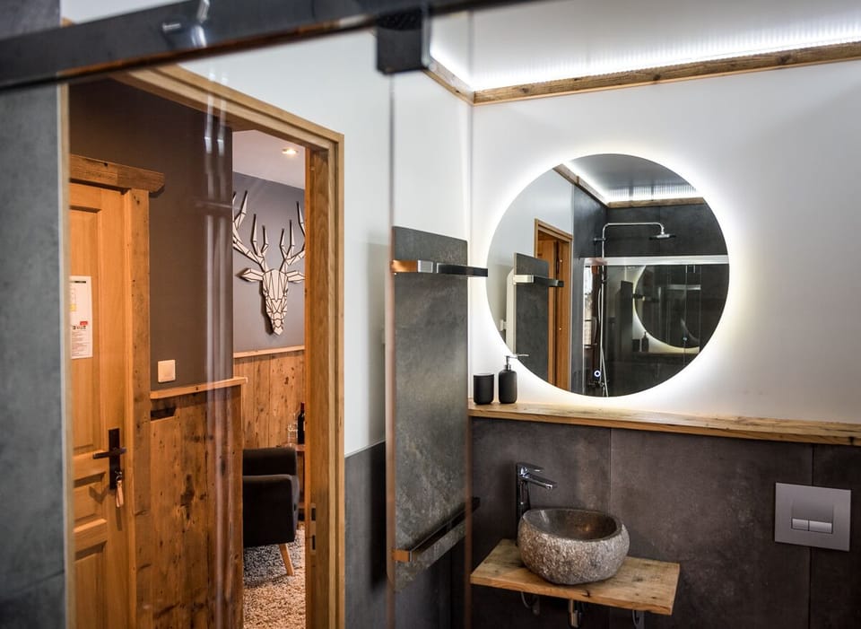 Premium Double or Twin Room, 1 Bedroom | Bathroom | Hair dryer, towels