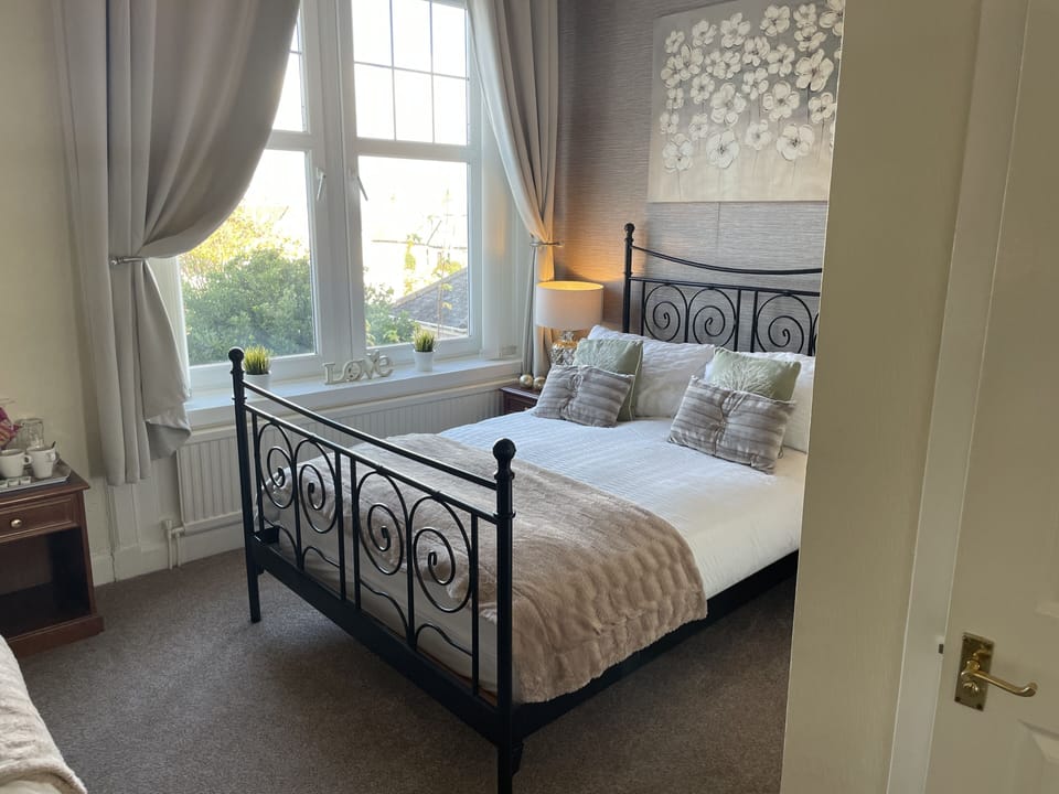 Family Room | Hypo-allergenic bedding, free cribs/infant beds, free WiFi, bed sheets